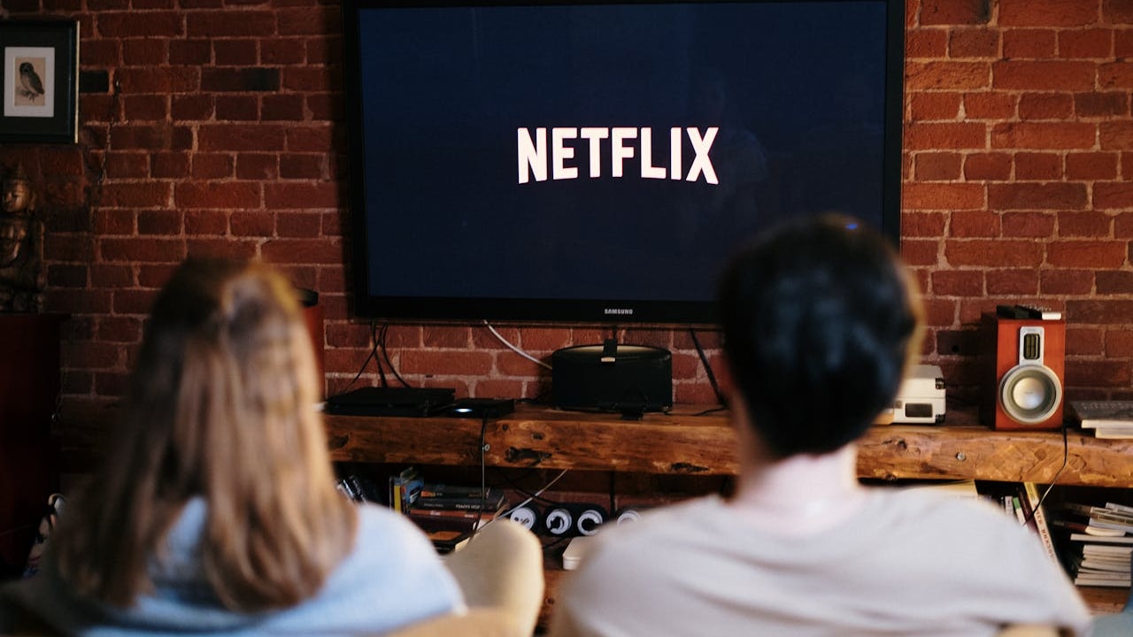 Smart TVs And Projectors Deals On Amazon Great Indian Festival 2025