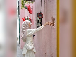 This Literal 'Hole In The Wall' Cafe In Kuala Lumpur Goes Viral - Here's What Else To Explore This Literal 'Hole In The Wall' Cafe In Kuala Lumpur Goes Viral - Here's What Else To Explore