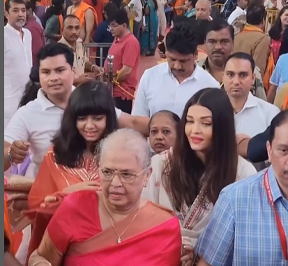 Aishwarya Rai Bachchan, With Daughter Aaradhya And Mother Brinda Rai, Visits Ganapati In Mumbai