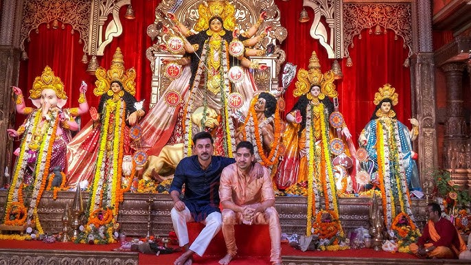 Ranbir Kapoor Seeks Blessings At Durga Puja Pandal In Mumbai, Meets Friend Ayan Mukerji
