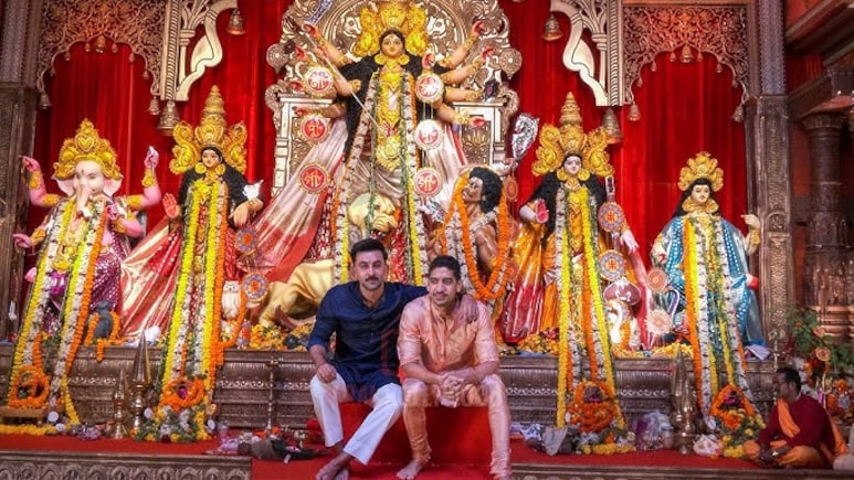Ranbir Kapoor Seeks Blessings At Durga Puja Pandal In Mumbai, Meets Friend Ayan Mukerji