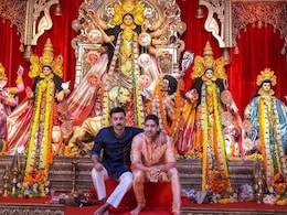 Ranbir Kapoor Seeks Blessings At Durga Puja Pandal In Mumbai, Meets Friend Ayan Mukerji Ranbir Kapoor Seeks Blessings At Durga Puja Pandal In Mumbai, Meets Friend Ayan Mukerji