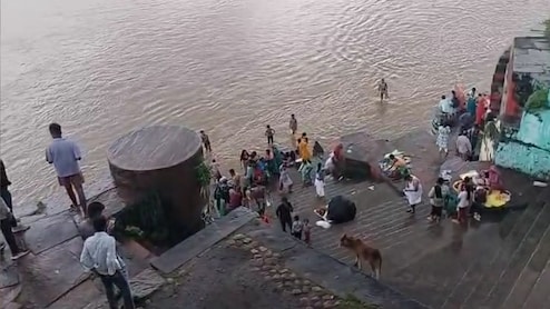 बुधनी नर्मदा घाट पर हादसा: तीन युवक नदी में डूबे, लोगों ने एक को बचा लिया, दो की तलाश जारी