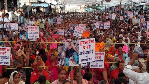 सोशल मीडिया पर MLA से पानी मांगने पर तोड़े दोनों पैर! आंदोलन में उतरे लोग, पूर्व सीएम गहलोत पहुंचे मिलने 