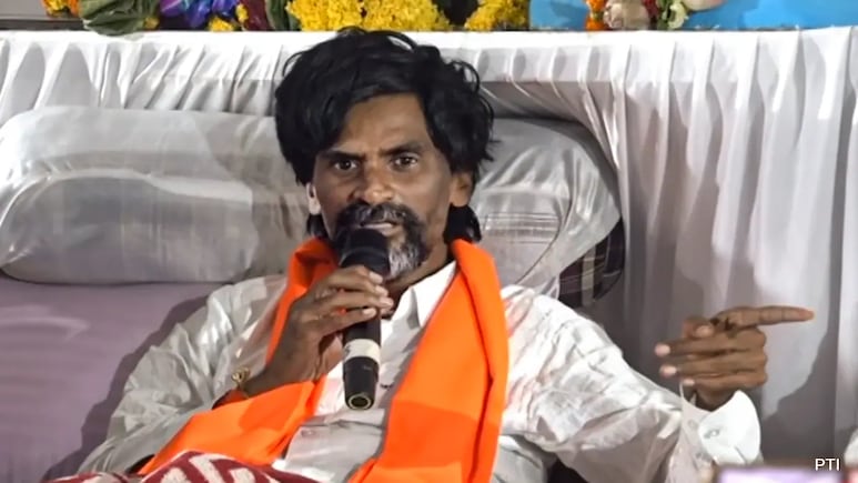 Maratha Quota Activist Manoj Jarange Gets Notice, Cops Ask Protesters To Vacate Azad Maidan Maratha Quota Activist Manoj Jarange Gets Notice, Cops Ask Protesters To Vacate Azad Maidan