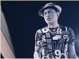 Video Of Zubeen Garg's Last Performance In Singapore Before Sudden Death Goes Viral Video Of Zubeen Garg's Last Performance In Singapore Before Sudden Death Goes Viral