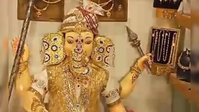 साढ़े तीन करोड़ की ज्वेलरी से सजे गणेश जी और पंडाल, 19 कैमरों से नजर, दो थानों की फोर्स भी तैनात