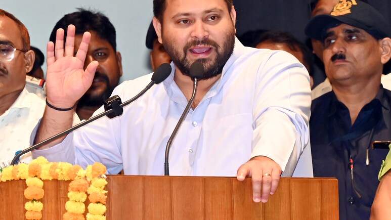 जनता बदलाव के मूड में, इस बार होगी लैंडस्लाइड विक्ट्री : तेजस्वी यादव जनता बदलाव के मूड में, इस बार होगी लैंडस्लाइड विक्ट्री : तेजस्वी यादव