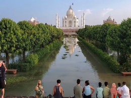 Water Reaches Walls Of Taj Mahal Due To Rising Yamuna Levels In Agra Water Reaches Walls Of Taj Mahal Due To Rising Yamuna Levels In Agra