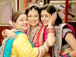 11 साल बाद ऑफ एयर हुआ कुमकुम भाग्य, प्रज्ञा की ऑनस्क्रीन मां हुई इमोशनल 11 साल बाद ऑफ एयर हुआ कुमकुम भाग्य, प्रज्ञा की ऑनस्क्रीन मां हुई इमोशनल