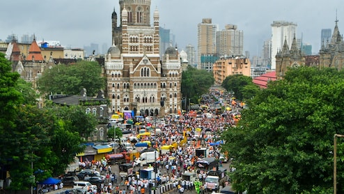 Dhangar Caste Reservation Protest: मराठा आंदोलकांमुळे मुंबईची वाट लागली! घाण साफ न करताच निघून गेले!! हायकोर्टाचे ताशेरे