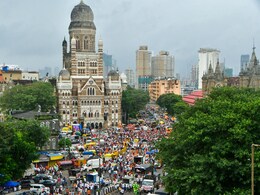 Maratha Resrevation Protest: जरांगेच्या आंदोलनासाठी किती माणसे आली? पहिल्यांदाच झाला खुलासा; मुंबईत आलेल्या गाड्यांची संख्याही कळाली Maratha Resrevation Protest: जरांगेच्या आंदोलनासाठी किती माणसे आली? पहिल्यांदाच झाला खुलासा; मुंबईत आलेल्या गाड्यांची संख्याही कळाली