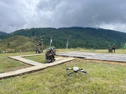 कश्मीर के केरन सेक्टर में घुसपैठ की कोशिश नाकाम, दो आतंकी ढेर, बाकी की घेराबंदी