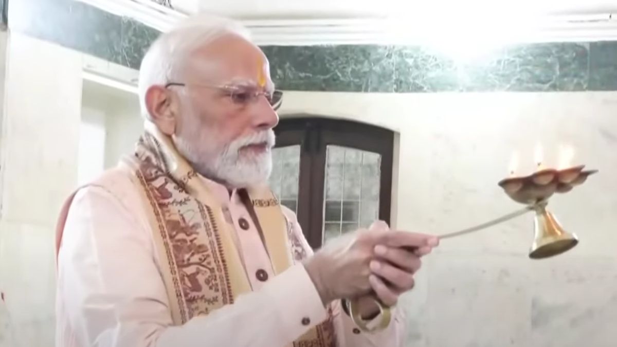 PM Modi Performs Aarti At Famous Temple In South Delhi's CR Park