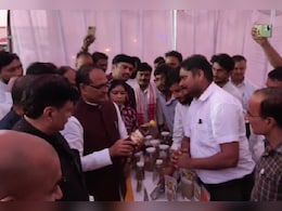 शिवराज सिंह पहुंचे किसान संवाद कार्यक्रम में, कहा - किसानों के लिए विकसित होगी स्पेशल फार्म हाउस शिवराज सिंह पहुंचे किसान संवाद कार्यक्रम में, कहा - किसानों के लिए विकसित होगी स्पेशल फार्म हाउस