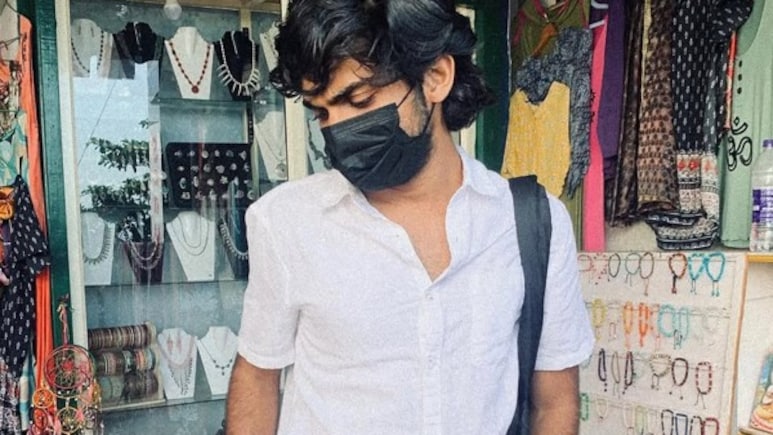 25 साल का हीरो, दो साल में दे चुका है दो 100-100 करोड़ की फिल्में, चेहरा देख कहेंगे वाह बेटे 25 साल का हीरो, दो साल में दे चुका है दो 100-100 करोड़ की फिल्में, चेहरा देख कहेंगे वाह बेटे