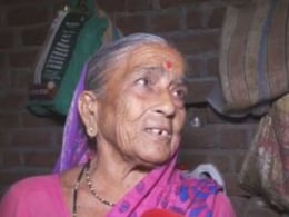 Jalgaon Rain: 2 दिवस जेवलो नाही, शेती वाहून गेली, कर्ज कसं फेडू? आजींना अश्रु अनावर Jalgaon Rain: 2 दिवस जेवलो नाही, शेती वाहून गेली, कर्ज कसं फेडू? आजींना अश्रु अनावर