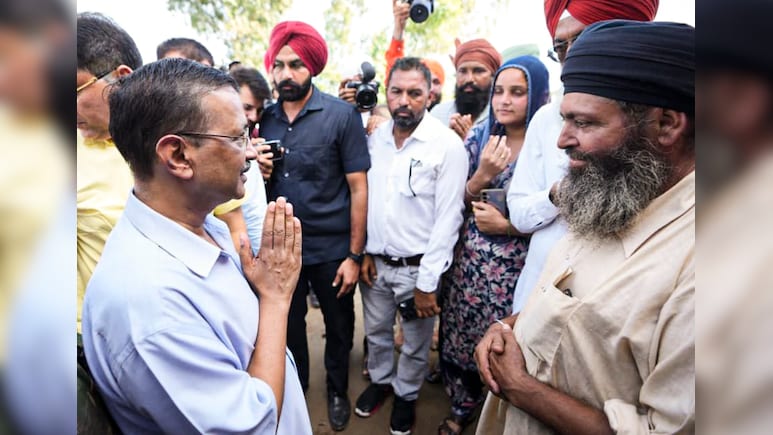 पूरा देश पंजाब के साथ... अरविंद केजरीवाल ने बाढ़ प्रभावित इलाकों का दौरा किया पूरा देश पंजाब के साथ... अरविंद केजरीवाल ने बाढ़ प्रभावित इलाकों का दौरा किया