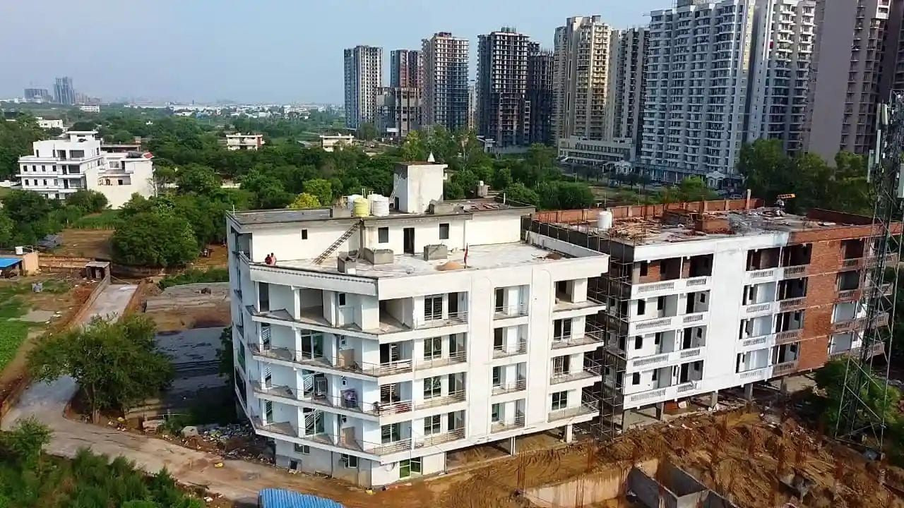 दिल्&zwj;ली में आप जो फ्लैट या मकान खरीदने जा रहे हैं, कहीं वो प्रॉपर्टी गैर-कानूनी तो नहीं? ऐसे चेक करें