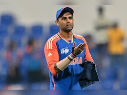 IND vs PAK: पाकिस्तान के खिलाफ मैच से पहले सूर्यकुमार यादव ने दिखाए तेवर, IND-PAK मैच को लेकर दिया करारा जवाब IND vs PAK: पाकिस्तान के खिलाफ मैच से पहले सूर्यकुमार यादव ने दिखाए तेवर, IND-PAK मैच को लेकर दिया करारा जवाब