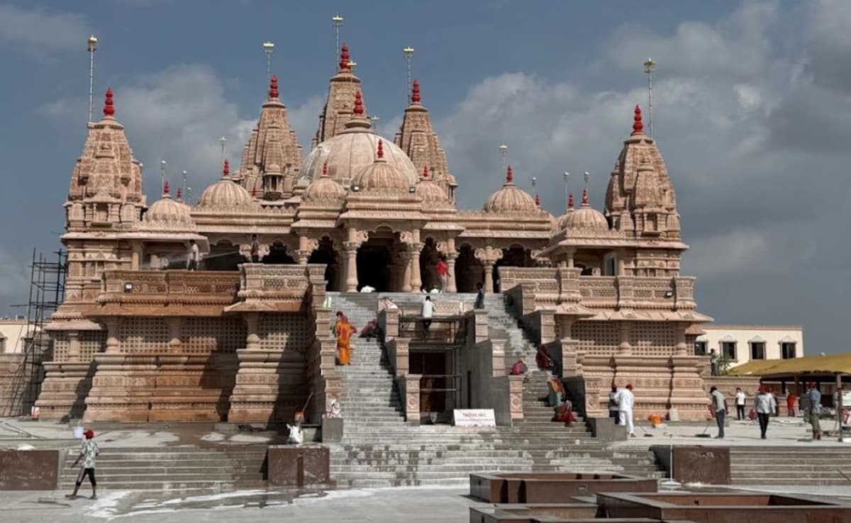 New BAPS Temple Revives Nagara-Style Architecture, Made With Jodhpur Sandstone