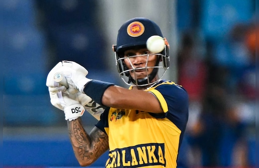 Australia vs Sri Lanka Match Live Score: ऑस्ट्रेलियाई गेंदबाजों की हो रही जबरदस्त कुटाई, श्रीलंका ने पावरप्ले में कूटे 61 रन