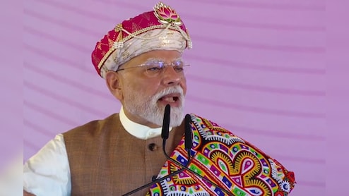ये नया भारत है, घर में घुसकर मारता है... 75वें जन्मदिन पर धार पहुंचे PM मोदी ने सेना के शौर्य को सराहा