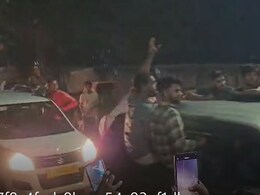 मर्डर, लूट और डकैती के 40 केस... एनकाउंटर में ढेर गैंगस्टर की शवयात्रा में कारों का काफिला, जिंदाबाद के नारे मर्डर, लूट और डकैती के 40 केस... एनकाउंटर में ढेर गैंगस्टर की शवयात्रा में कारों का काफिला, जिंदाबाद के नारे