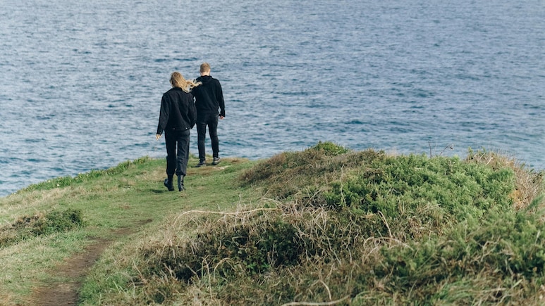 UK Couple Plunges 180 Feet To Death Holding Hands: 'Susan Wants To Come With Me'