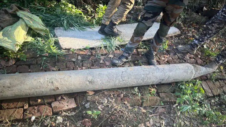 डल झील में मिली ऑपरेशन सिंदूर के वक्त पाक से दागी गई मिसाइल, खतरा टाला गया डल झील में मिली ऑपरेशन सिंदूर के वक्त पाक से दागी गई मिसाइल, खतरा टाला गया