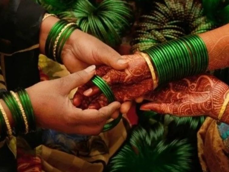 गलत साइज की चूड़ी से मत बिगाड़िए अपने हाथों की खूबसूरती, घर बैठे ऐसे पता करें परफेक्ट फिट
