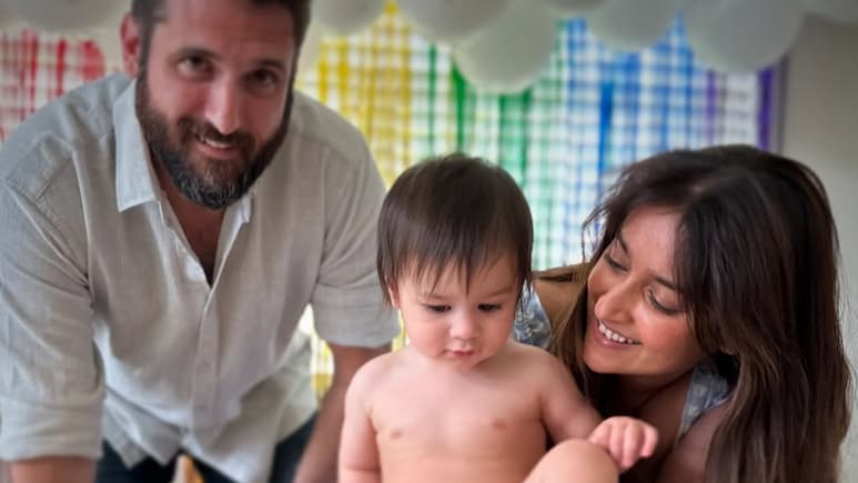 Ileana D'Cruz Calls Breastfeeding "Intensely Painful": "I Had A Fever And Everything Was Really Bad" Ileana D'Cruz Calls Breastfeeding "Intensely Painful": "I Had A Fever And Everything Was Really Bad"