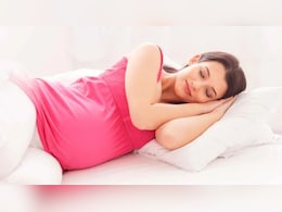 प्रेगनेंट लेडी को कैसे सोना चाहिए? डॉक्टर ने बताया इस तरह सोने पर अच्छा होता है शिशु का विकास प्रेगनेंट लेडी को कैसे सोना चाहिए? डॉक्टर ने बताया इस तरह सोने पर अच्छा होता है शिशु का विकास