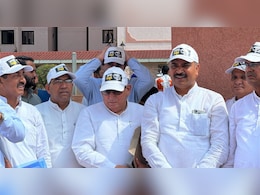 "सदन में हैं जग्गा जासूस", कांग्रेस विधायकों ने कैप लगाकर विधानसभा के बाहर किया प्रदर्शन "सदन में हैं जग्गा जासूस", कांग्रेस विधायकों ने कैप लगाकर विधानसभा के बाहर किया प्रदर्शन