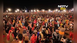 Navratri 2025: गरबा प्रेमींसाठी खुशखबर! आता 'या' 3 दिवस रात्री 12 पर्यंत खेळता येणार दांडिया