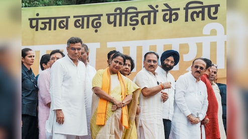 दिल्ली सीएम रेखा गुप्ता ने पंजाब बाढ़ पीड़ितों के लिए राहत सामग्री से भरे ट्रकों को किया रवाना