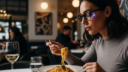 Food Influencer Criticised For Filming Servers With Meta Glasses While Hiding Identity
