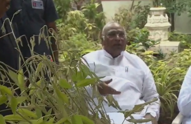 "4 Acres? I Have 40": M Kharge Chides Farmer For Crop Damage Complaint