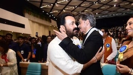 Shah Rukh Khan And Mohanlal Hug At National Awards Ceremony. "Two Legends In One Frame," Says Internet