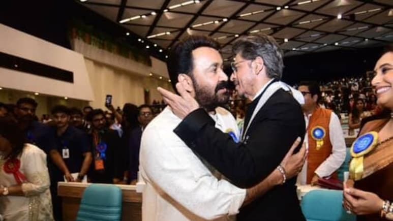Shah Rukh Khan And Mohanlal Hug At National Awards Ceremony. "Two Legends In One Frame," Says Internet