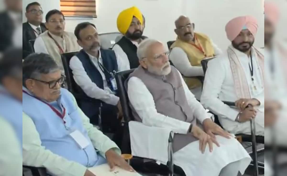 PM Modi holds review meeting with senior officials on the extent of damage in Punjab due to recent floods. PM Modi holds review meeting with senior officials on the extent of damage in Punjab due to recent floods.