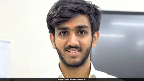 नेशनल फुटबॉल खिलाड़ी से छात्र नेता और फिर DUSU अध्यक्ष बनने तक, जानिए आर्यन मान की पूरी कहानी