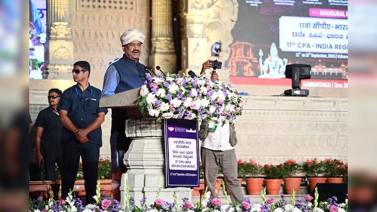 जनप्रतिनिधियों और नागरिकों के बीच सीधा संवाद ही लोकतांत्रिक प्रक्रिया की आत्मा है: ओम बिरला जनप्रतिनिधियों और नागरिकों के बीच सीधा संवाद ही लोकतांत्रिक प्रक्रिया की आत्मा है: ओम बिरला