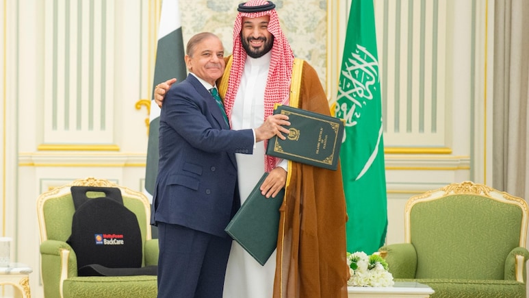 Saudi Pact Puts Pakistan's Nuclear Umbrella Into Middle East Security Picture