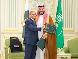 Saudi Pact Puts Pakistan's Nuclear Umbrella Into Middle East Security Picture Saudi Pact Puts Pakistan's Nuclear Umbrella Into Middle East Security Picture