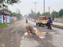 'मंत्री जी ने कहा था सड़क बना देंगे...' रायगढ़ में सड़कें तो बनीं, लेकिन 6 महीने में उखड़ गई