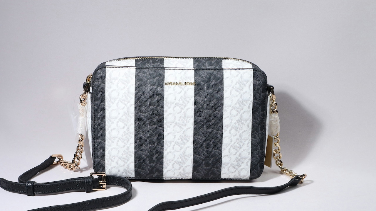 Which bag style works best with sarees and lehengas?