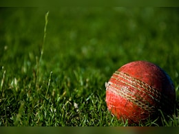 क्रिकेट बॉल इतनी सख्त क्यों होती है, जानिए इसके पीछे का पूरा साइंस