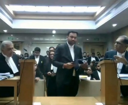 Video - "Don't Shout At Me...": Lawyers Fight In High Court In Karisma Kapoor Case