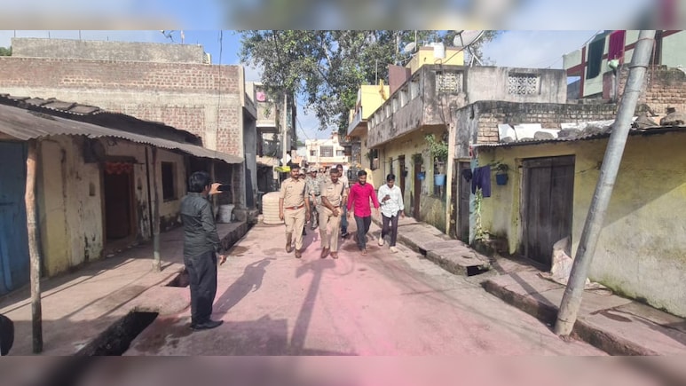 Burhanpur : हनुमान चालीसा का पाठ होते ही जमकर हुआ पथराव, दो समुदायों के बीच हुए तनाव में 7 घायल 
